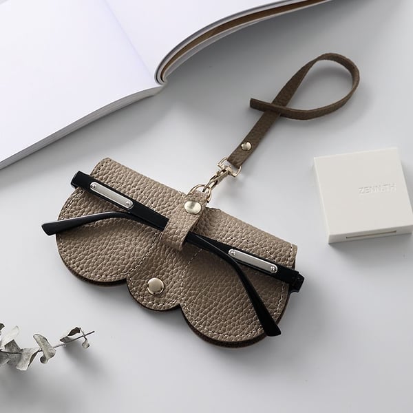 ✨Soft Leather Sunglasses Bag👓️