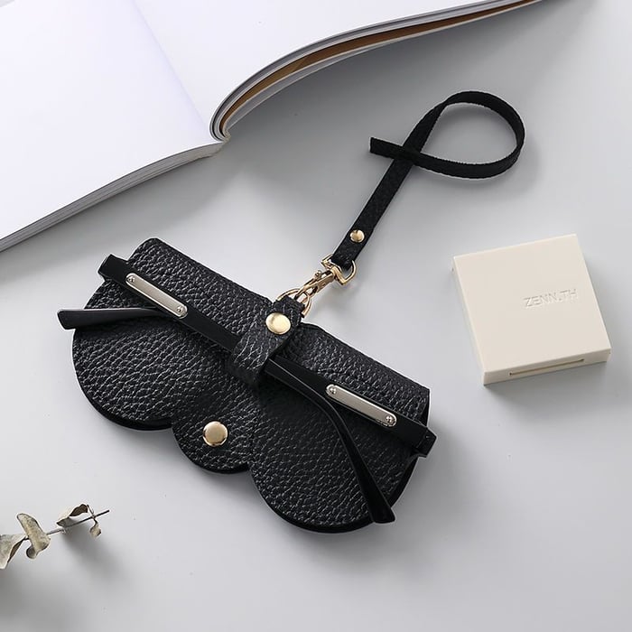 ✨Soft Leather Sunglasses Bag👓️